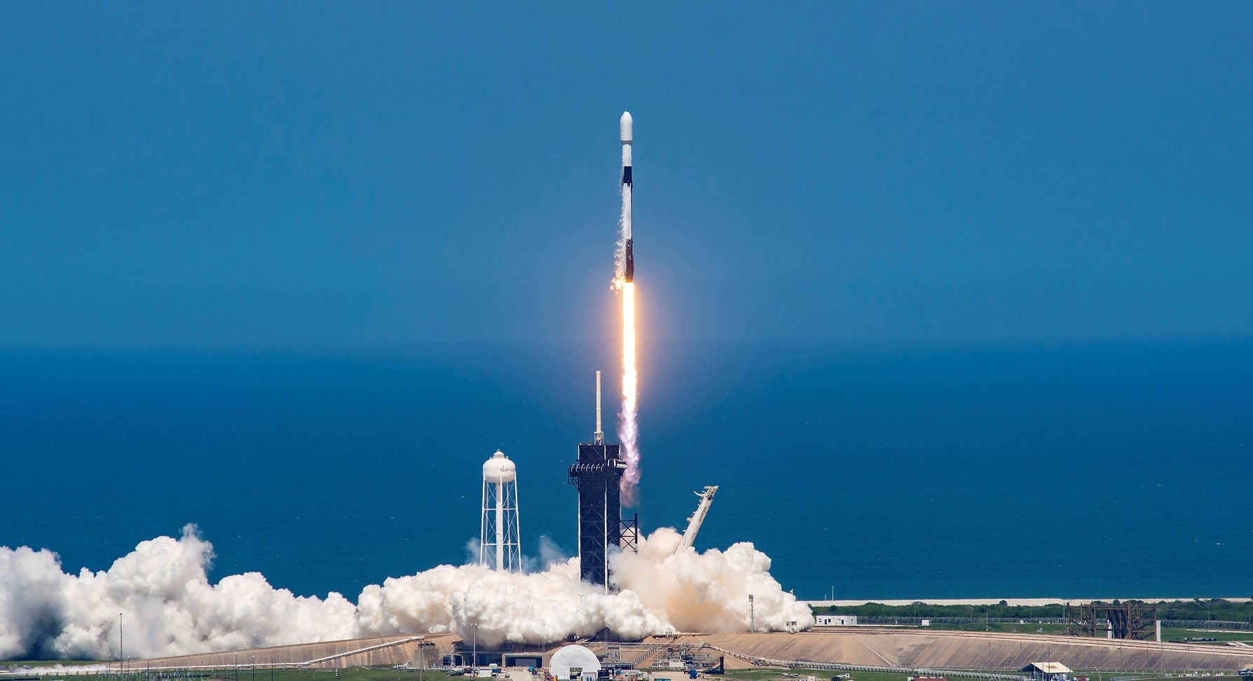 Falcon 9 Block 5 | Blue Ghost Lunar Lander Mission 2